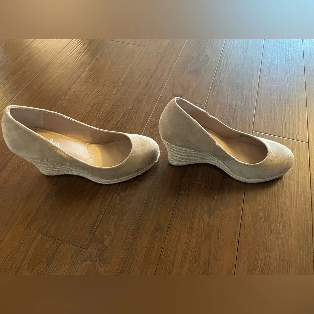 Charles David suede wedges